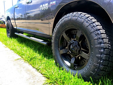 custom wheel installed on Ford Ram F1500 truck by Fuzzy's Tire Center